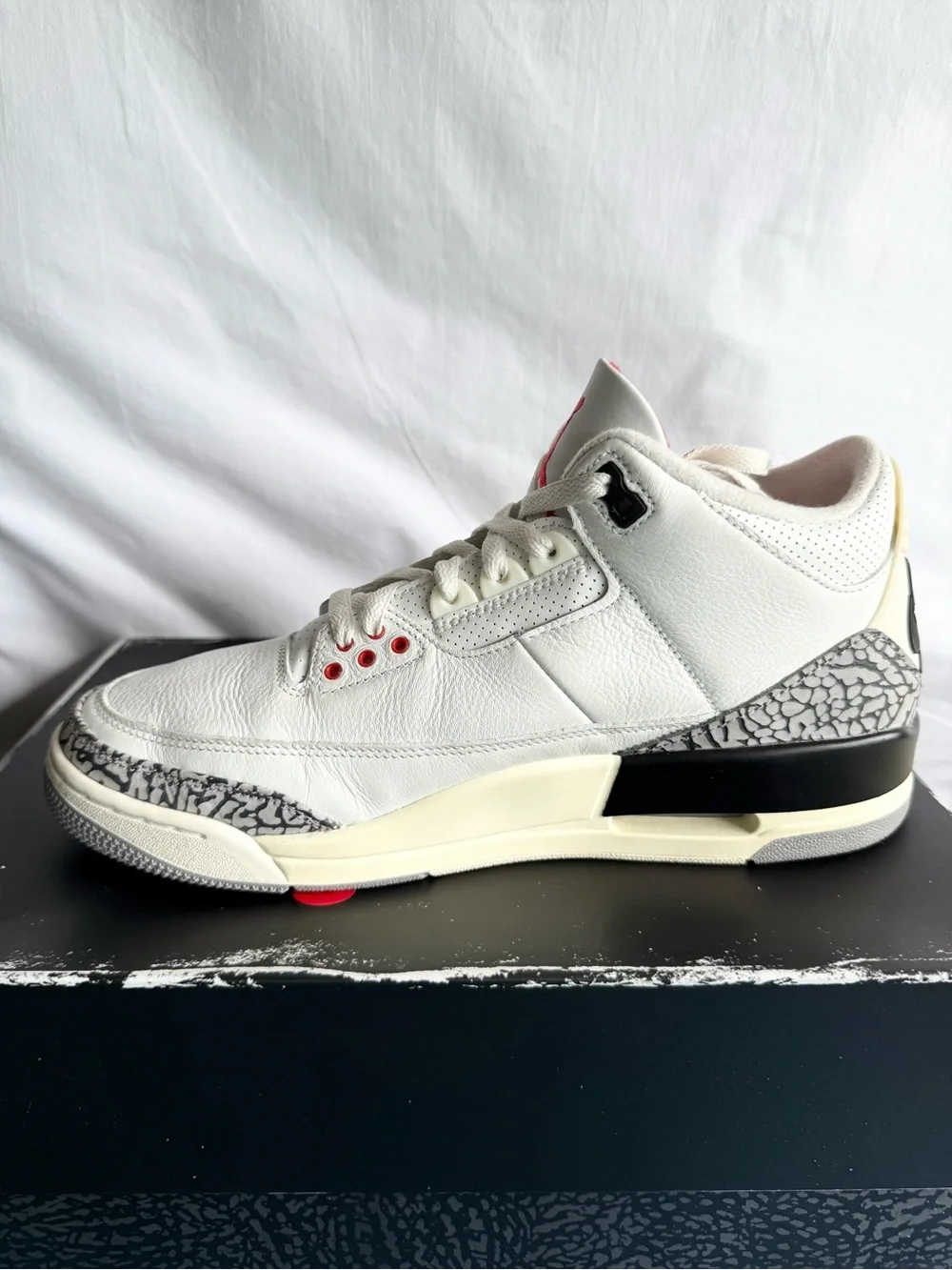 AUTHENTIC Jordan 3 White Cement Reimagined size 10.5 DN3707-100 2022 PRE-OWNED